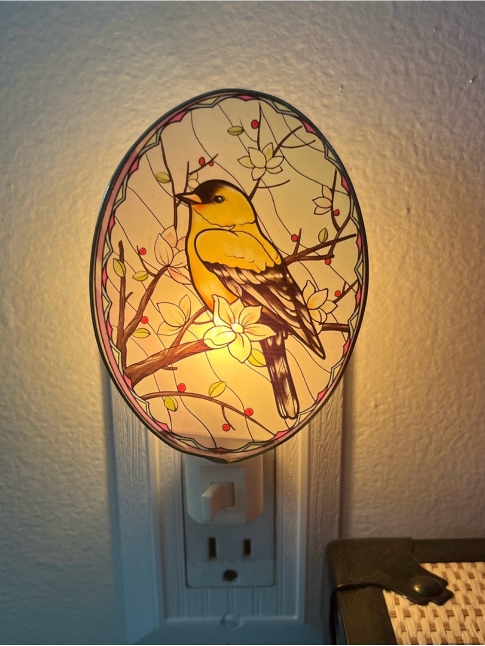 Vintage Style Stained Glass Goldfinch Bird Nightlight - Home Decor